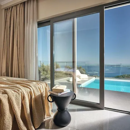 Thea Lux Villa